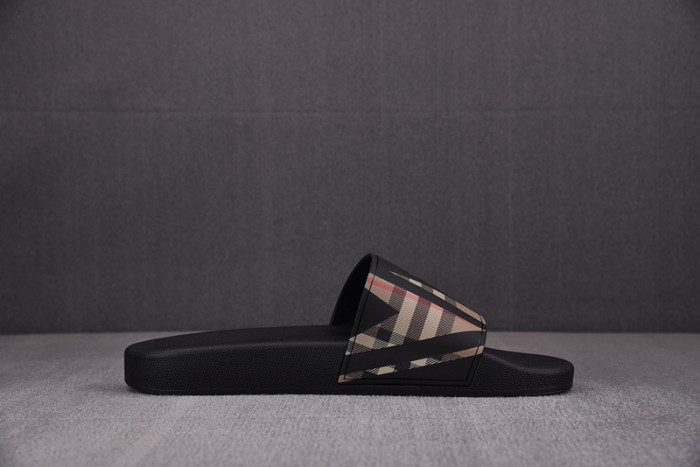 bur_berry slippers