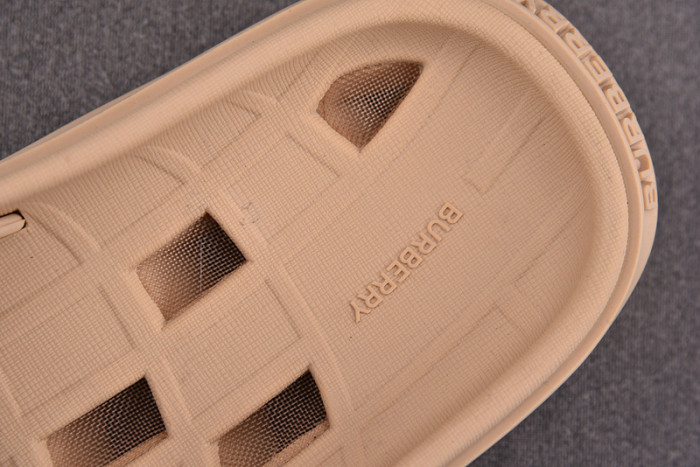 bur_berry slippers