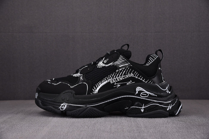 Ba*len*cia*ga triple s