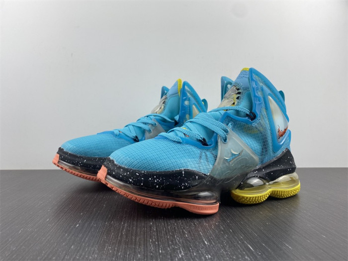 nike lebron 19 christmas - dc9338-400