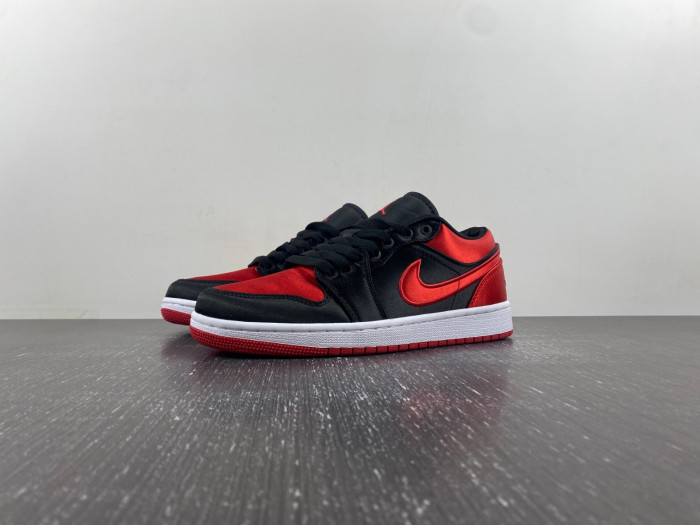 air jordan 1 low og wmns “satin bred " fd4810-061