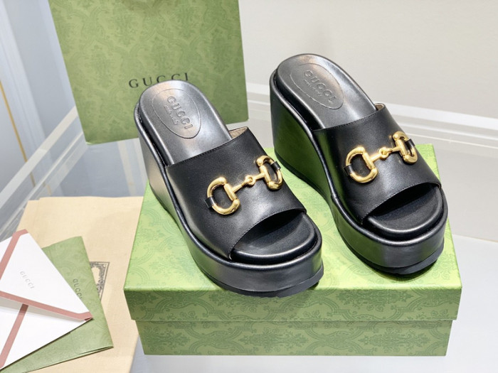 gucc slippers