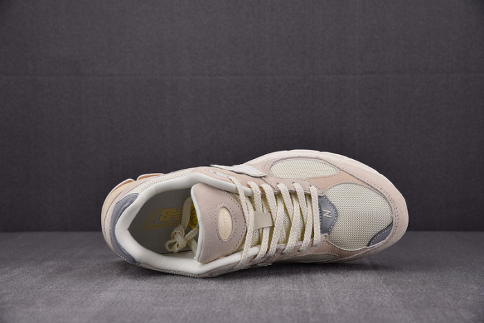 new balance 2002r‘calm taupe’ m2002rcc