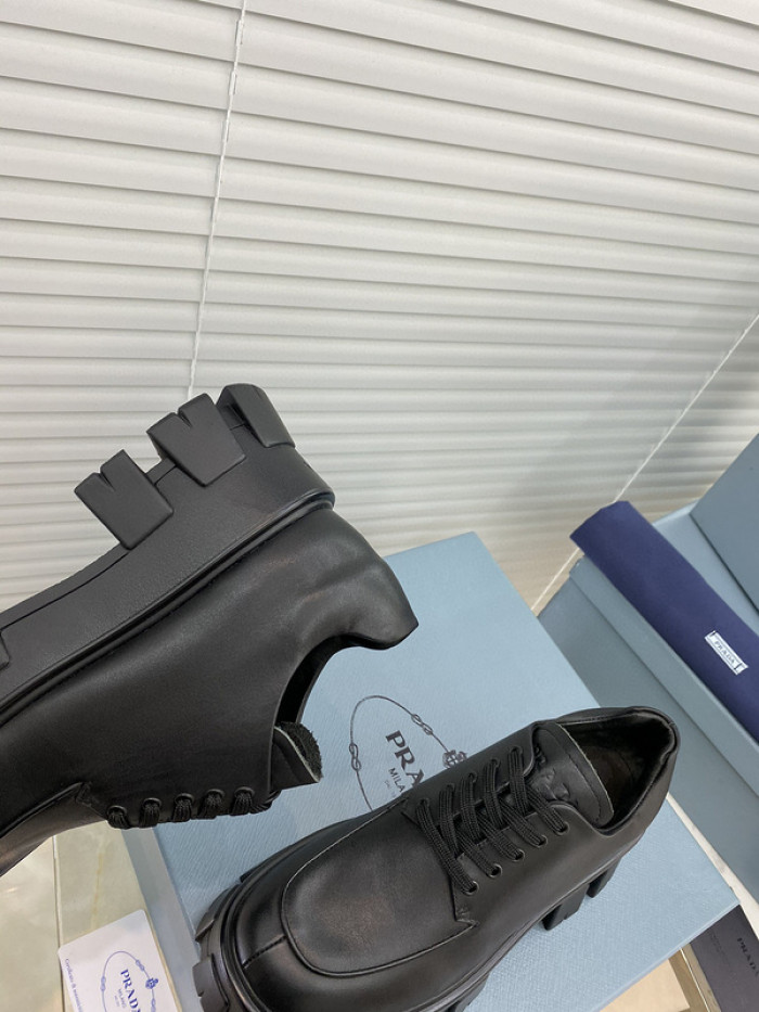 pra_da boots