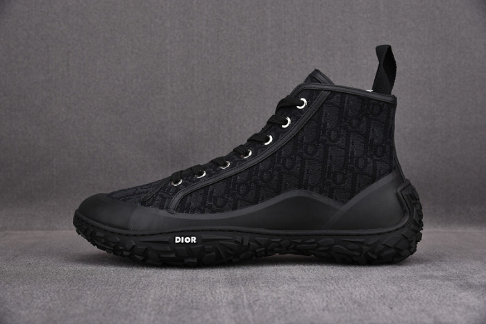 d10r b28 oblique high top sneaker