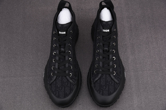 d10r b28 oblique high top sneaker