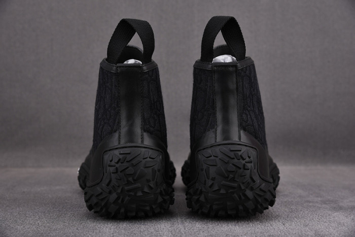 d10r b28 oblique high top sneaker