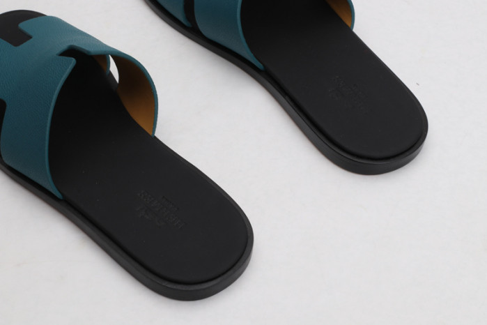 herm*s slippers