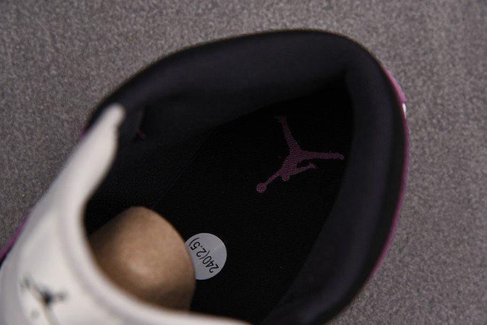 air jordan 1 mid berry white black dc7267-500