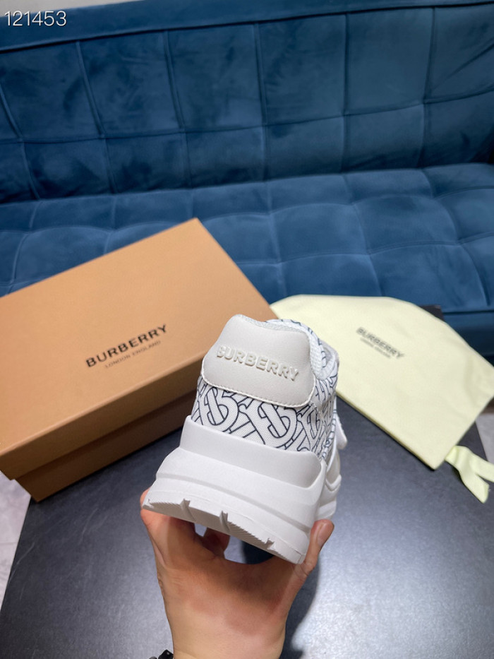 bur sneaker