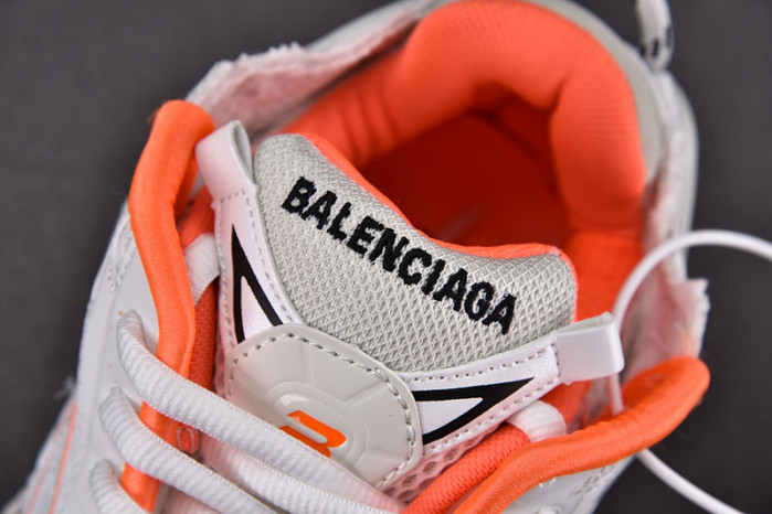 Ba*len*cia*ga -runner