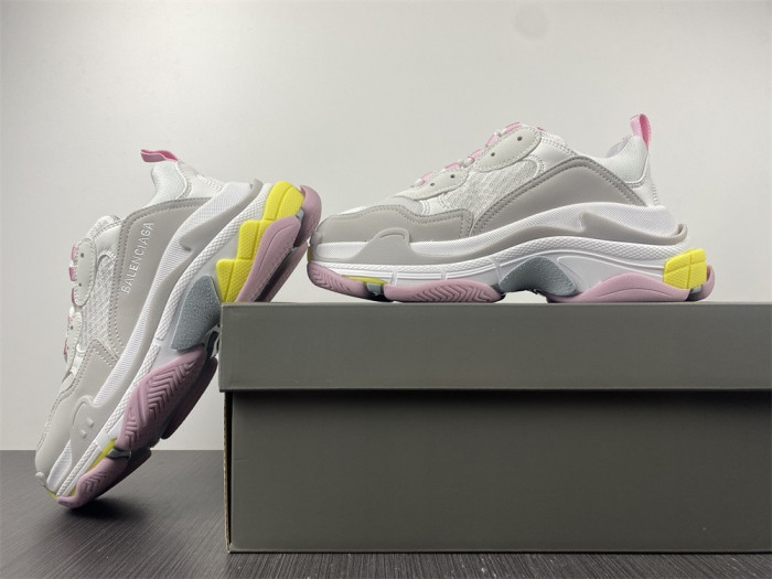 blcg sneaker triple.s.