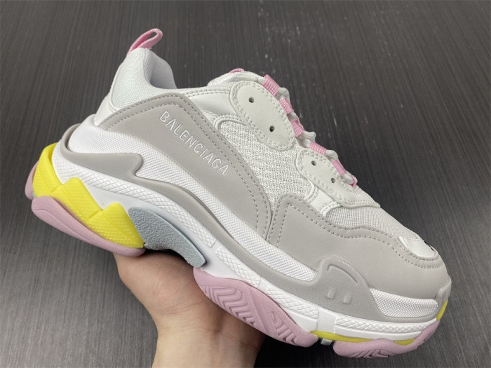 blcg sneaker triple.s.