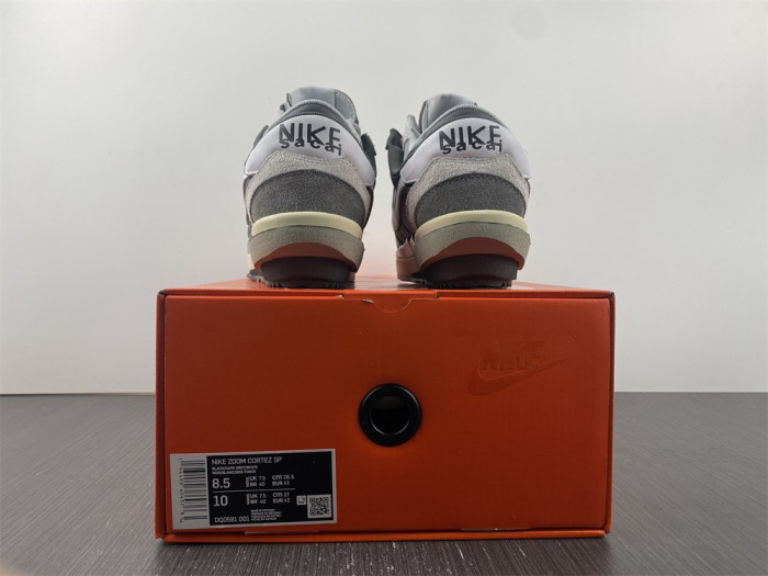 sacai x nike zoom cortez 4.0 dark grey white green dq0581-001