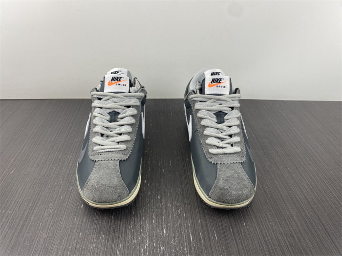sacai x nike zoom cortez 4.0 dark grey white green dq0581-001