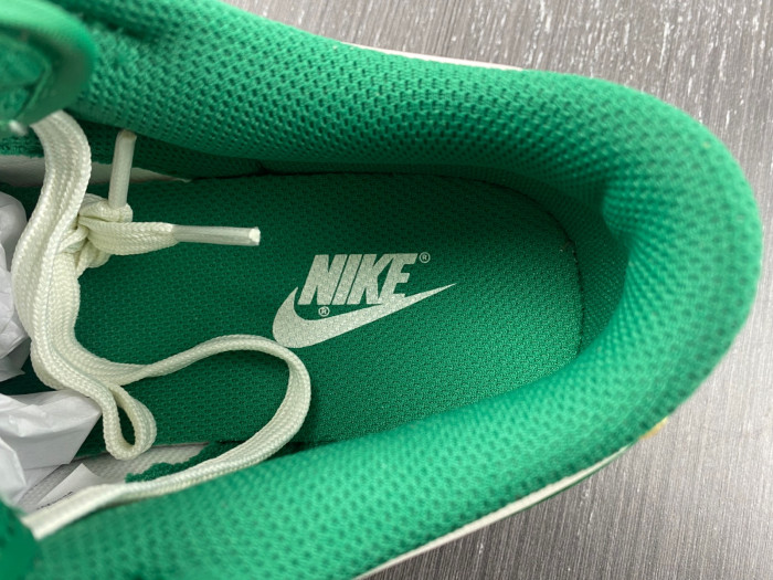nike  dunk low "green and gold" fb7173-131