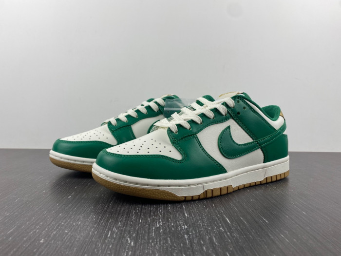 nike  dunk low "green and gold" fb7173-131