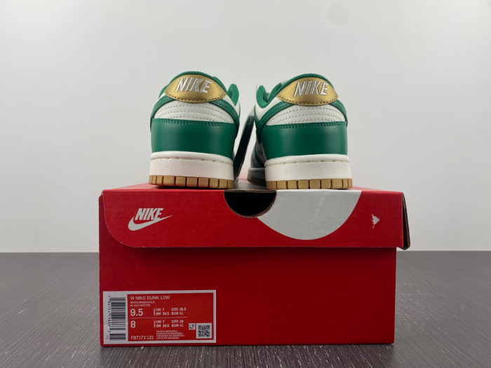nike  dunk low "green and gold" fb7173-131