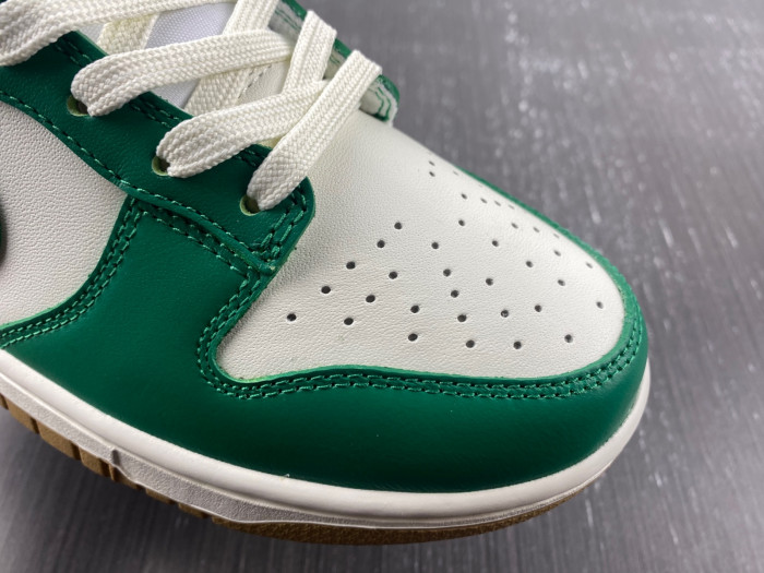 nike  dunk low "green and gold" fb7173-131