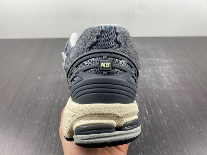 new balance m1906da