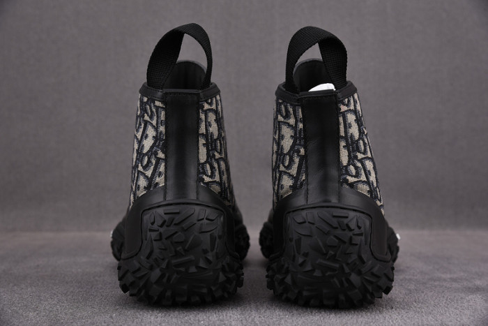 d10r b28 oblique high top sneaker