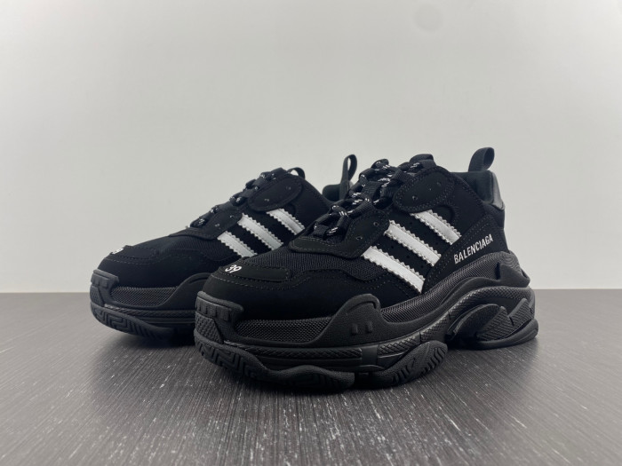Ba*len*cia*ga triple s