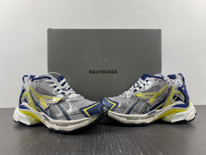 Ba*len*cia*ga -runner