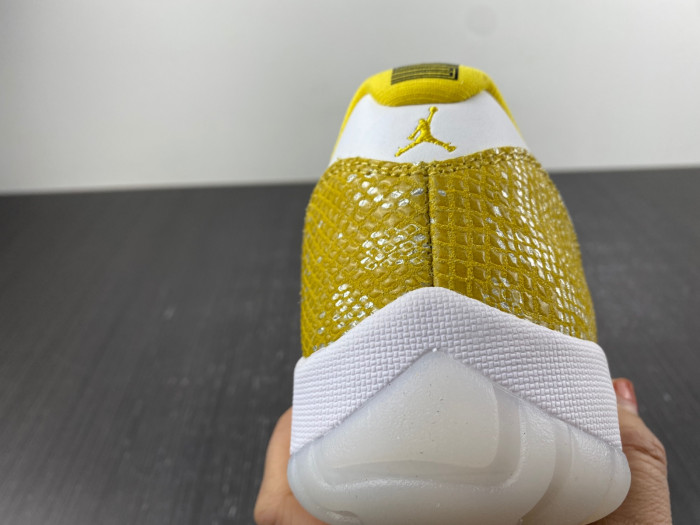 air jordan 11 low “yellow snakeskin”  ah7860-107