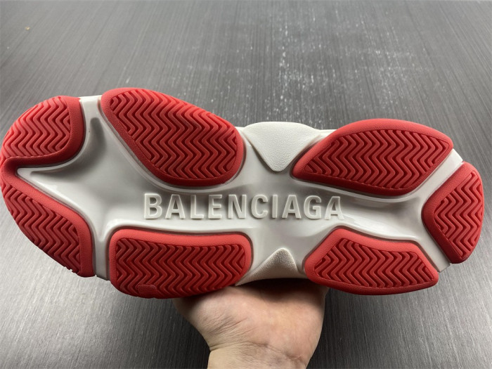 Ba*len*cia*ga triple s