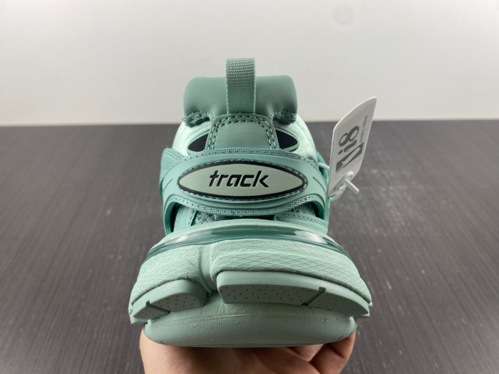 Ba*len*cia*ga track 3.0