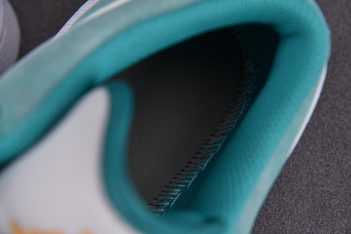 air jordan 1 low "new emerald" dn3705-301