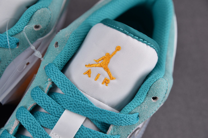 air jordan 1 low "new emerald" dn3705-301