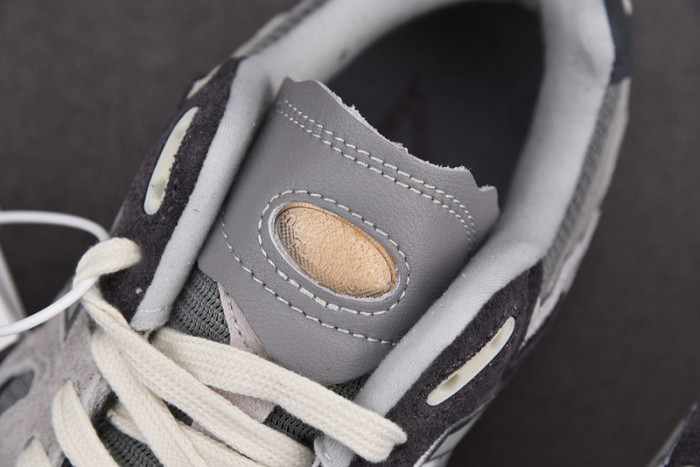 new balance 2002r“protection pack”-m2002rda