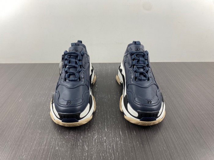 Ba*len*cia*ga triple s