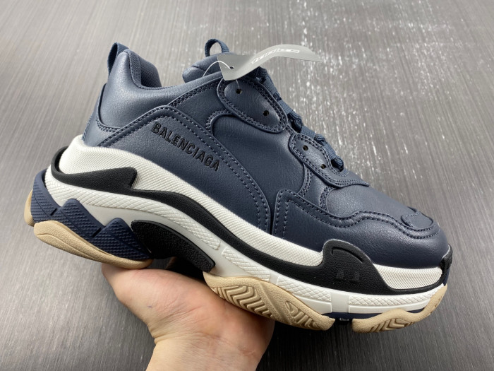Ba*len*cia*ga triple s
