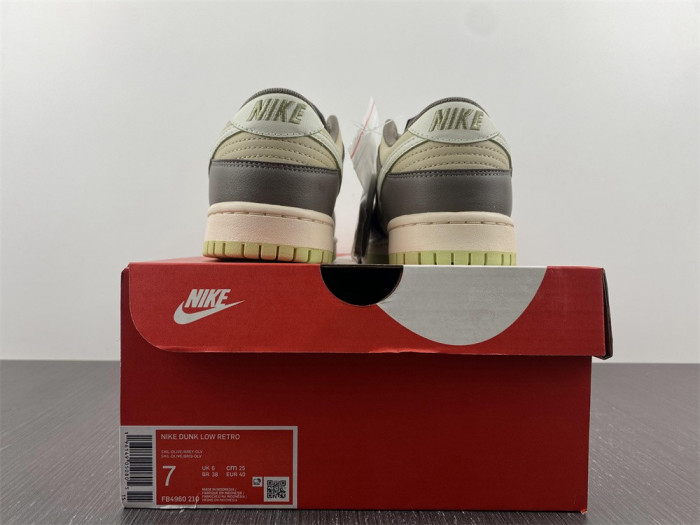 nike dunk low "khaki" fb4960-210