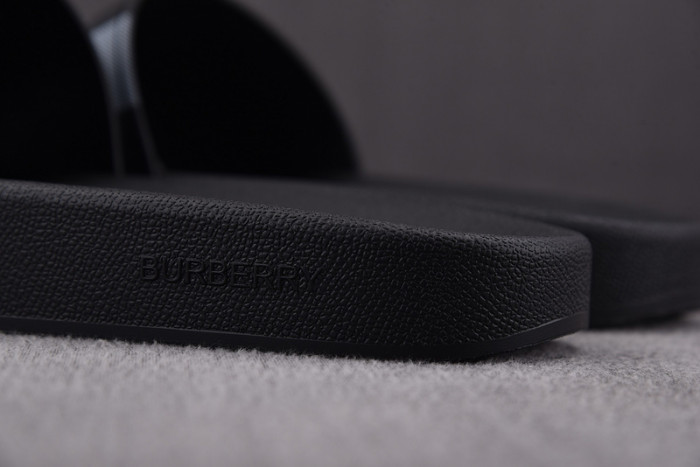 bur_berry slippers