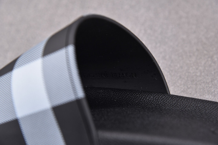 bur_berry slippers