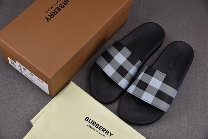 bur_berry slippers