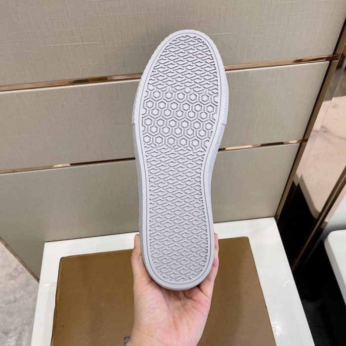 bur sneaker