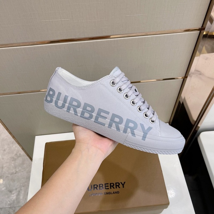 bur sneaker