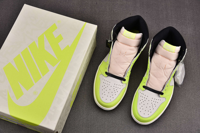 air jordan 1 high og "volt" 555088-702