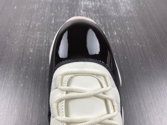 air jordan 11 wmns "neapolitan" ar0715-101