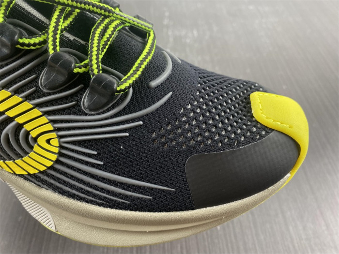 G*u*i sneakers