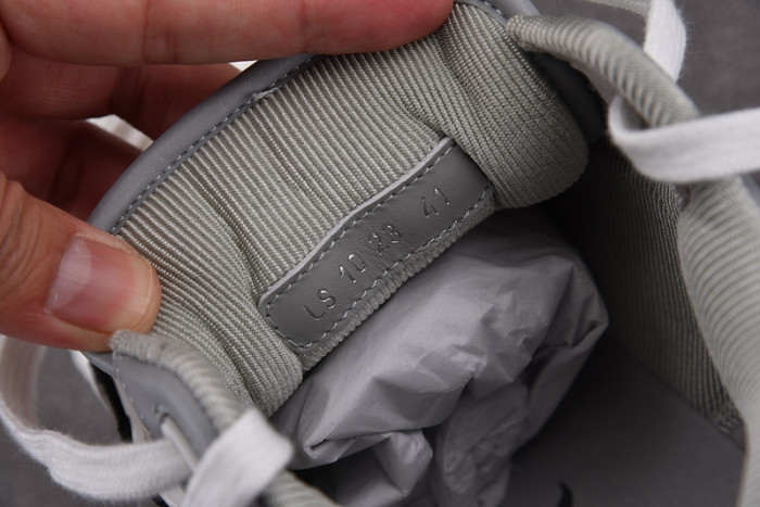 d10r b57 sneaker