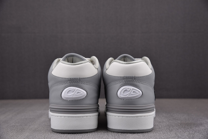 d10r b57 sneaker