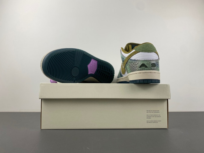 alexis sablone x nike sb dunk low hj3386-300