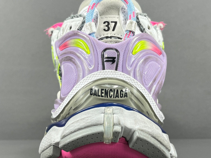 Ba*len*cia*ga -runner