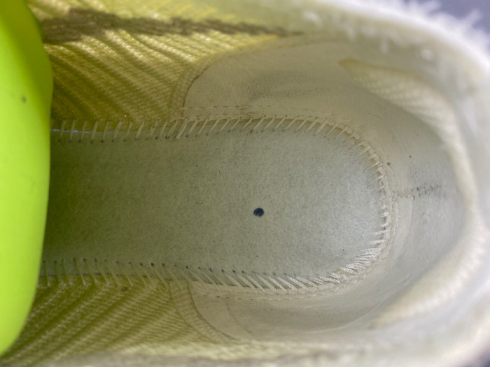 nike air max scorpion "pale yellow" dj4702-101