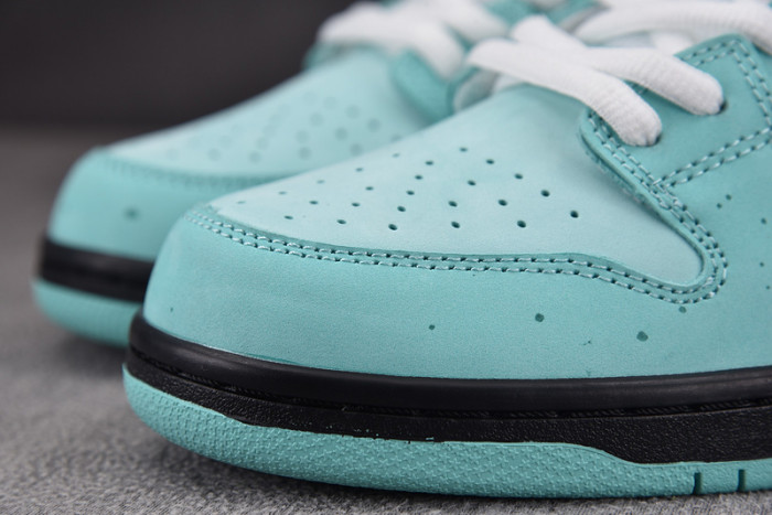 T*f*ny & co. x nike dunk low bv1310-402